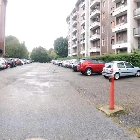 Lägenhet Istria & Zara Flat With Private Parking Milano